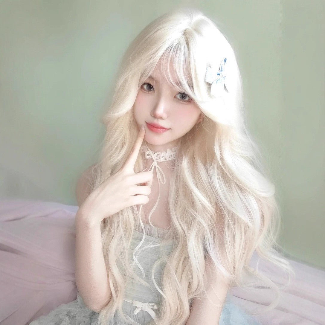 Off-white long curly wig with a ladylike vibe
